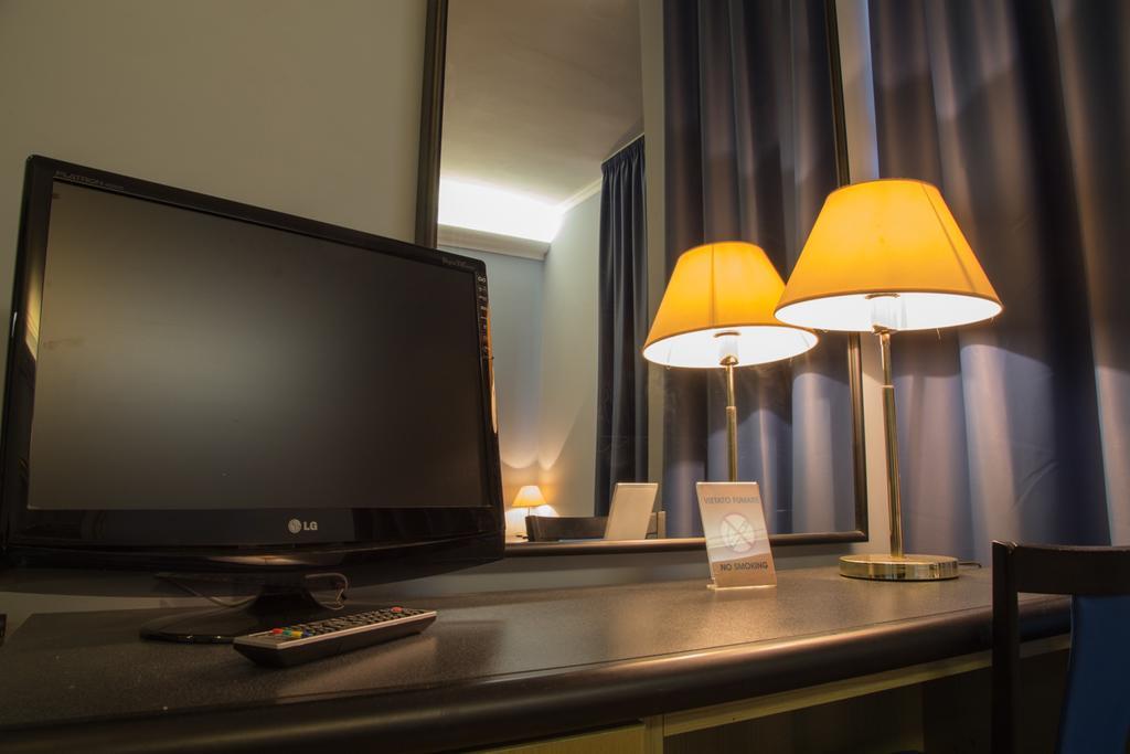 Hotel Santa Maura Рим Экстерьер фото