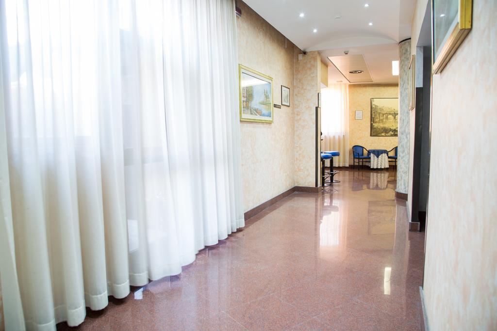 Hotel Santa Maura Рим Экстерьер фото